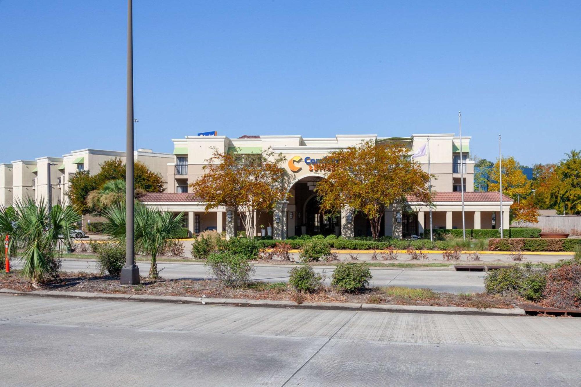 Comfort Suites Baton Rouge South I-10 Exterior photo