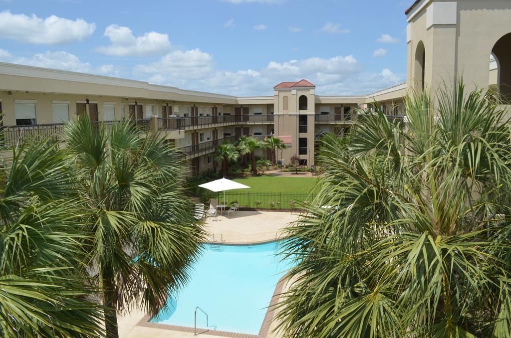 Comfort Suites Baton Rouge South I-10 Exterior photo